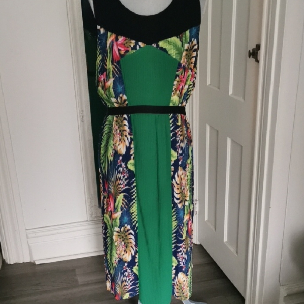 Renuar tropical pleated sleeveless sheath midi maxi dress. Size Medium